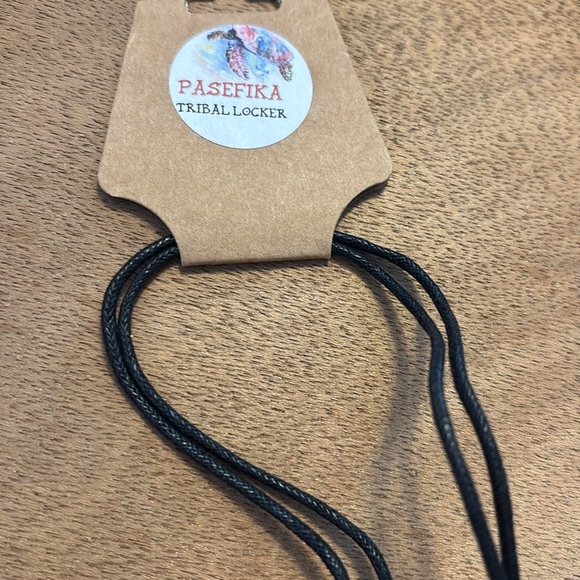 Pasefica tribal tooth pendant necklace NWT - Picture 2 of 4